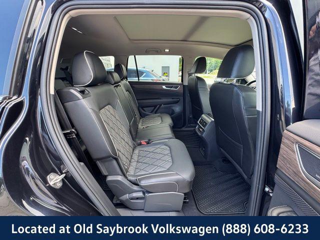 Photo of 2024 Deep Black Volkswagen Atlas