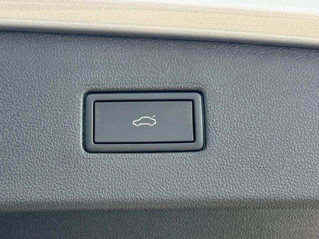 Photo of 2024 Silver Metallic Volkswagen Tiguan