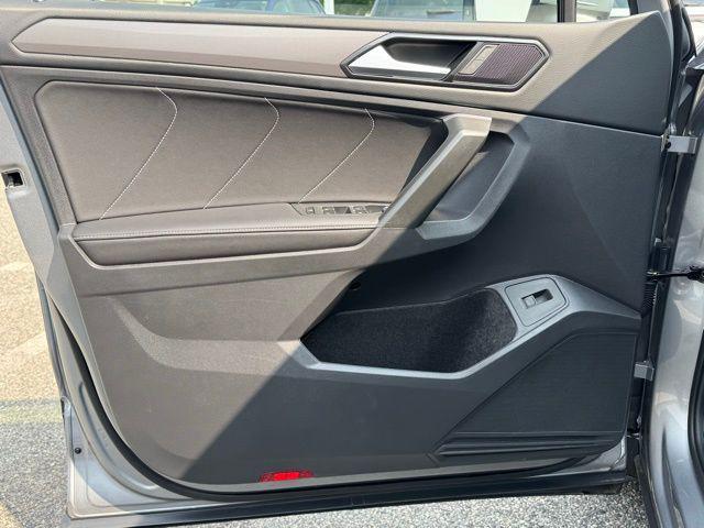 Photo of 2024 Silver Metallic Volkswagen Tiguan