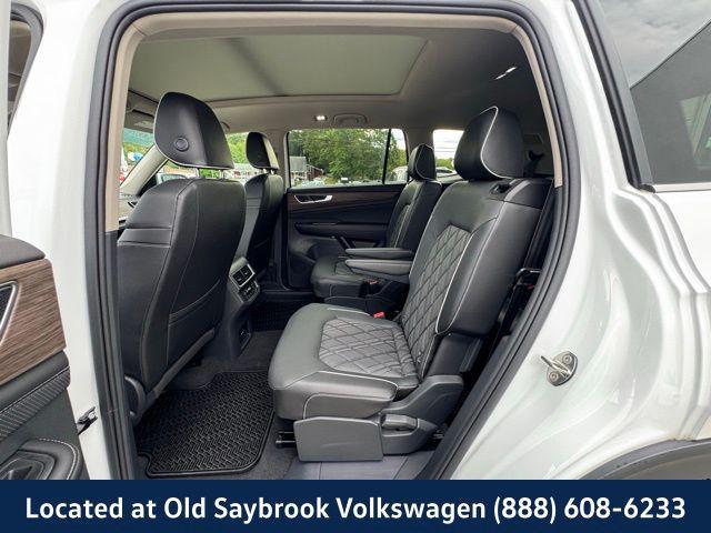 Photo of 2024 Opal White Volkswagen Atlas