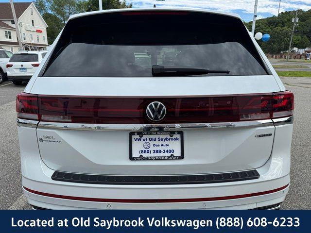 Photo of 2024 Opal White Volkswagen Atlas