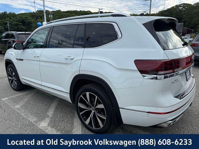 Photo of 2024 Opal White Volkswagen Atlas