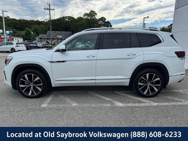 Photo of 2024 Opal White Volkswagen Atlas