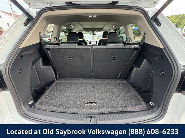 Photo of 2024 Opal White Volkswagen Atlas