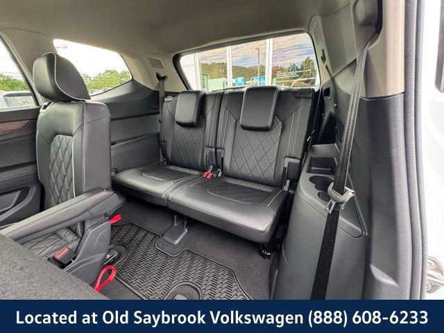 Photo of 2024 Opal White Volkswagen Atlas