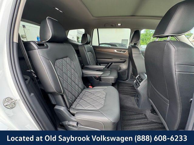 Photo of 2024 Opal White Volkswagen Atlas
