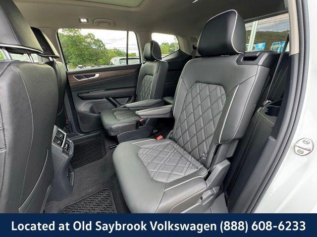 Photo of 2024 Opal White Volkswagen Atlas