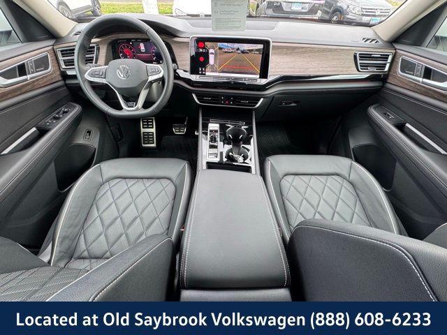 Photo of 2024 Opal White Volkswagen Atlas