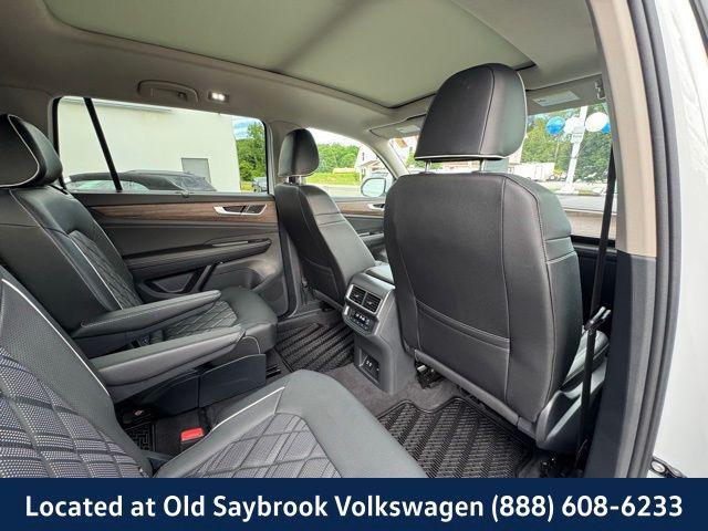 Photo of 2024 Opal White Volkswagen Atlas