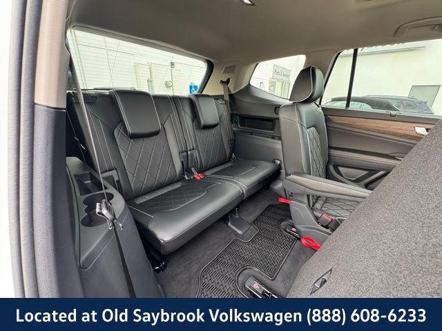 Photo of 2024 Opal White Volkswagen Atlas