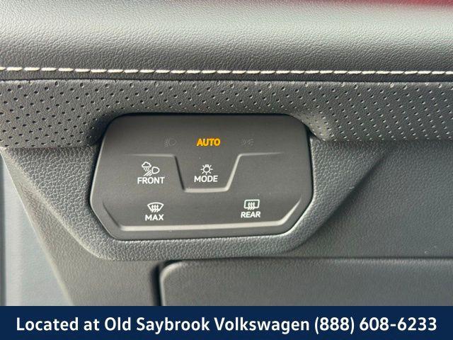 Photo of 2024 Opal White Volkswagen Atlas