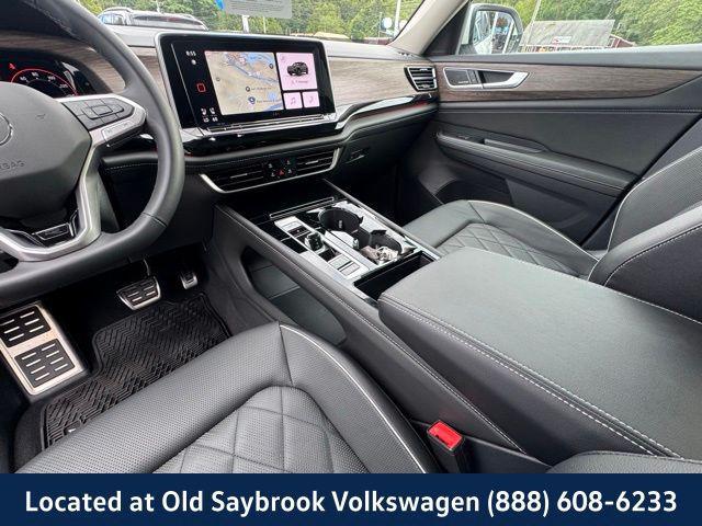 Photo of 2024 Opal White Volkswagen Atlas