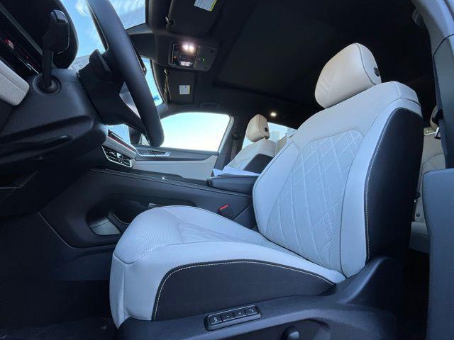 Photo of 2025 White Pearl Volkswagen Atlas Cross Sport