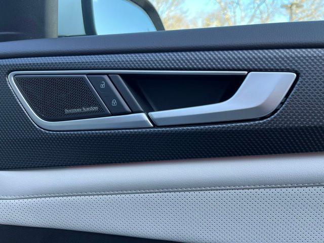Photo of 2025 White Pearl Volkswagen Atlas Cross Sport