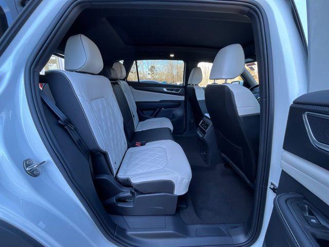 Photo of 2025 White Pearl Volkswagen Atlas Cross Sport