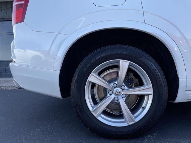 Photo of 2016 Ice White Volvo XC90