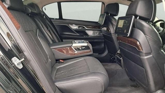 Photo of 2020 Black Sapphire Metallic BMW M760