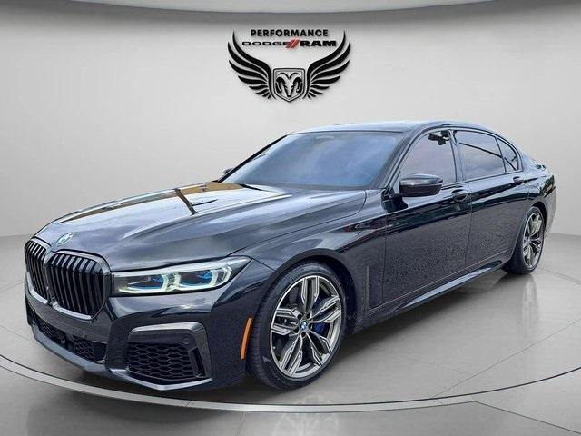 Photo of 2020 Black Sapphire Metallic BMW M760