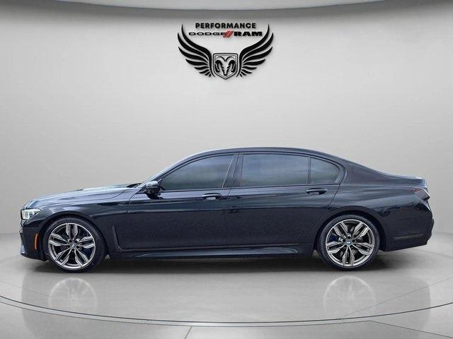 Photo of 2020 Black Sapphire Metallic BMW M760