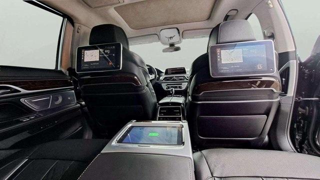 Photo of 2020 Black Sapphire Metallic BMW M760
