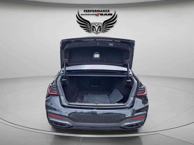 Photo of 2020 Black Sapphire Metallic BMW M760