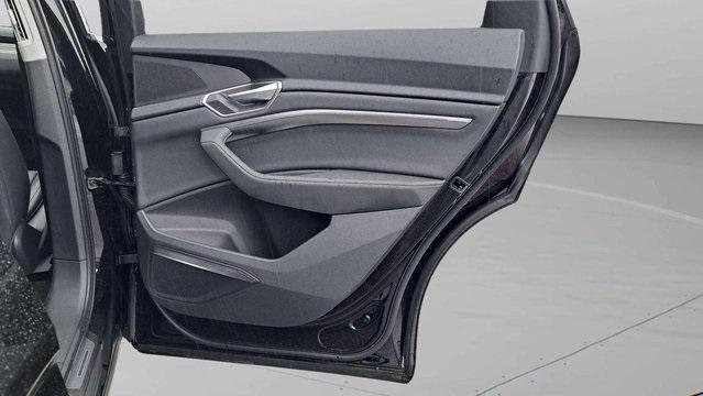 Photo of 2022 Brilliant Black Audi e-tron