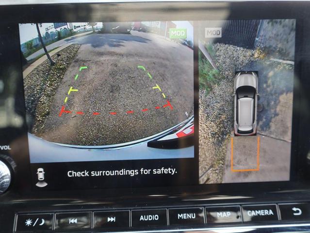 Photo of 2023 White Mitsubishi Outlander