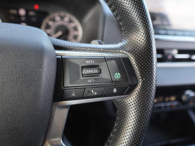 Photo of 2024 Labrador Black Pearl Mitsubishi Outlander