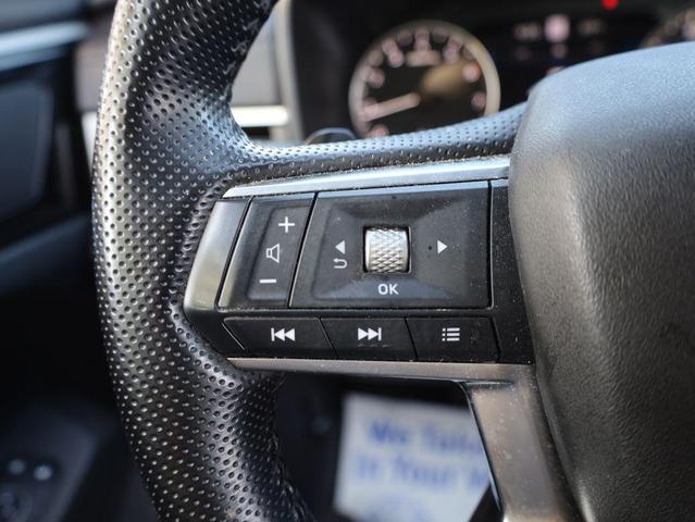 Photo of 2024 Labrador Black Pearl Mitsubishi Outlander