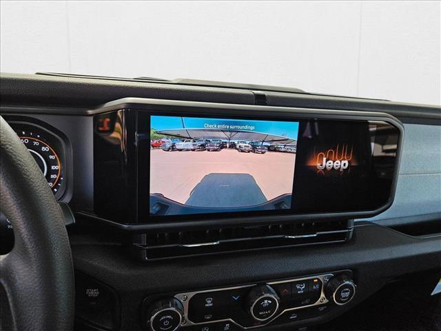 Photo of 2025 Anvil Clearcoat Jeep Gladiator