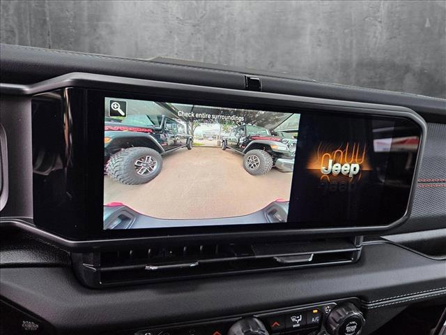 Photo of 2025 Bright White Clearcoat Jeep Gladiator