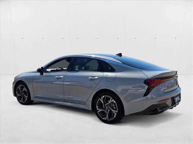 Photo of 2025 Wolf Gray Kia K5