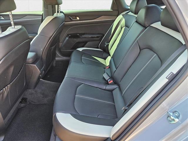 Photo of 2025 Wolf Gray Kia K5
