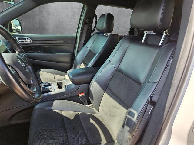 Photo of 2021 Bright White Clearcoat Jeep Grand Cherokee