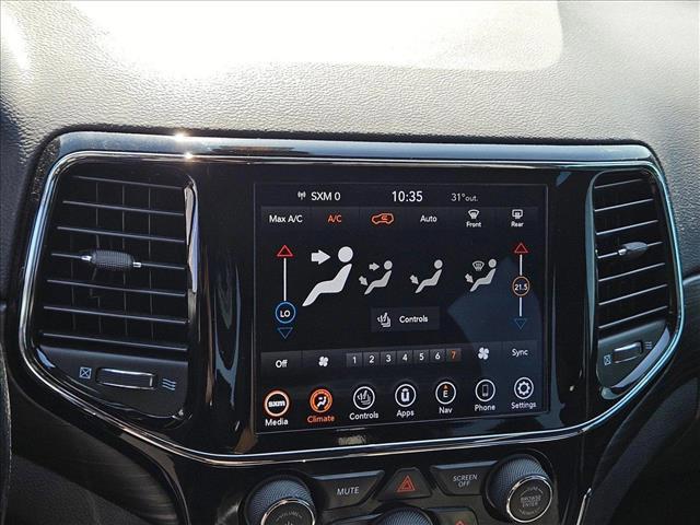 Photo of 2021 Bright White Clearcoat Jeep Grand Cherokee