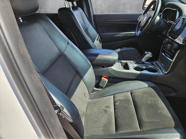 Photo of 2021 Bright White Clearcoat Jeep Grand Cherokee