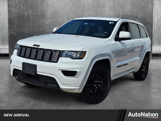 Photo of 2021 Bright White Clearcoat Jeep Grand Cherokee