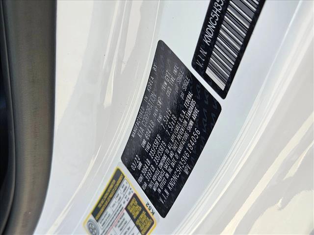 Photo of 2022 Snow White Pearl Kia Carnival