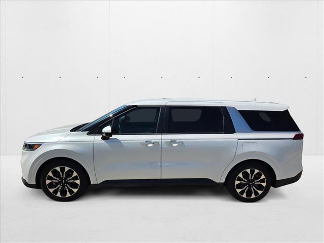 Photo of 2022 Snow White Pearl Kia Carnival