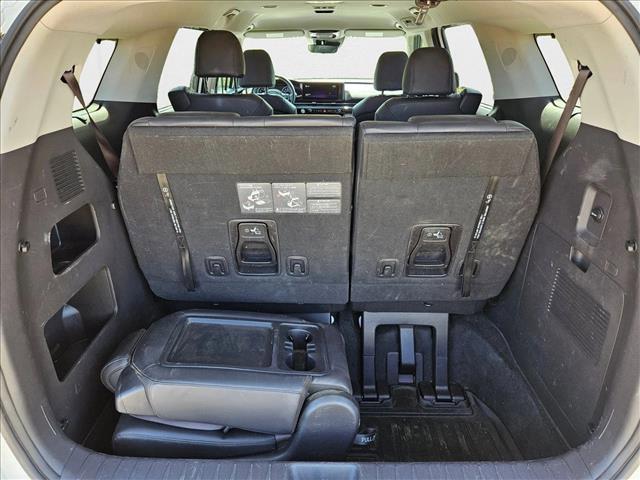 Photo of 2022 Snow White Pearl Kia Carnival