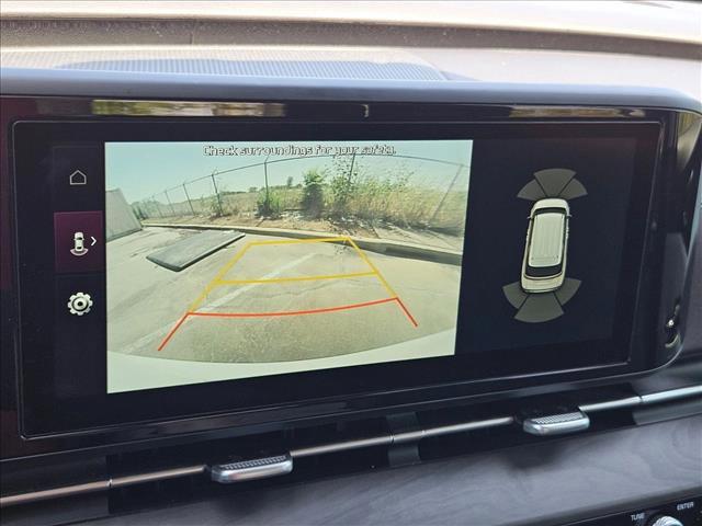 Photo of 2022 Snow White Pearl Kia Carnival