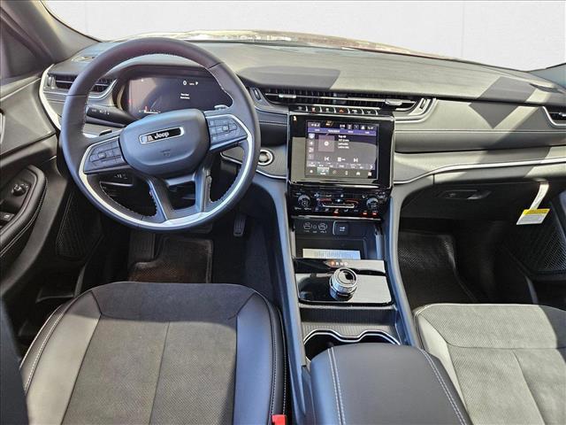 Photo of 2025 Velvet Red Pearlcoat Jeep Grand Cherokee L