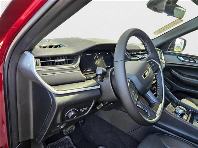 Photo of 2025 Velvet Red Pearlcoat Jeep Grand Cherokee L
