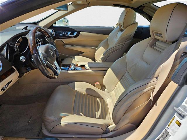 Photo of 2016 White Mercedes-Benz SL 550