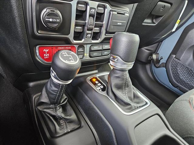 Photo of 2025 Anvil Clearcoat Jeep Wrangler