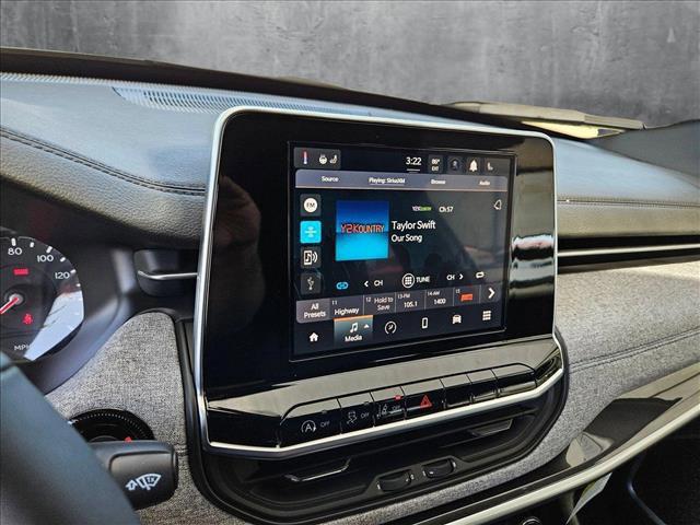 Photo of 2025 Silver Zynith Metallic Clearcoat Jeep Compass