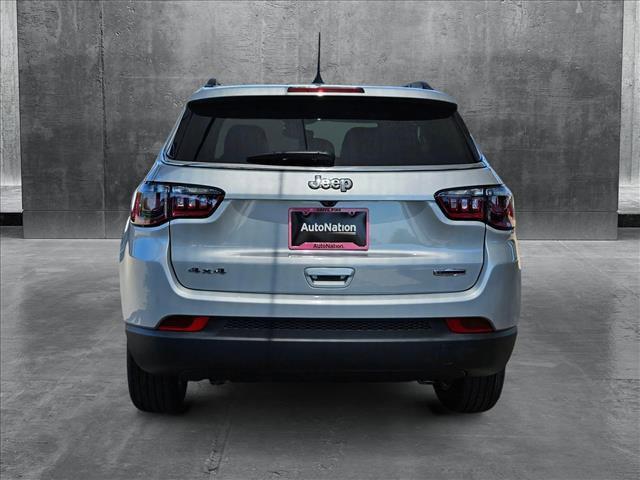 Photo of 2025 Silver Zynith Metallic Clearcoat Jeep Compass