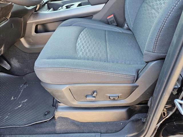 Photo of 2025 Diamond Black Crystal Pearlcoat RAM 2500