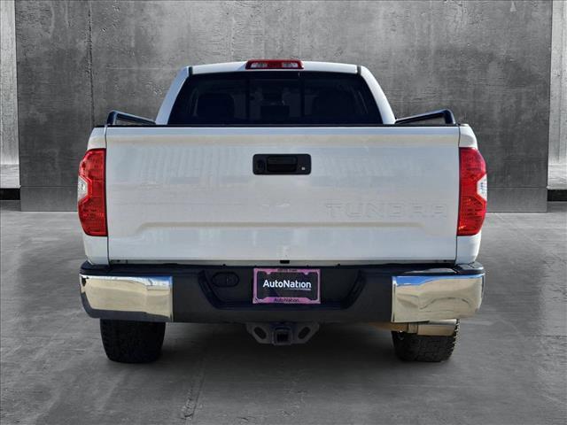 Photo of 2016 Super White Toyota Tundra