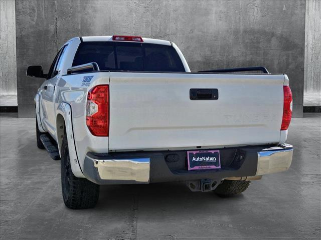 Photo of 2016 Super White Toyota Tundra